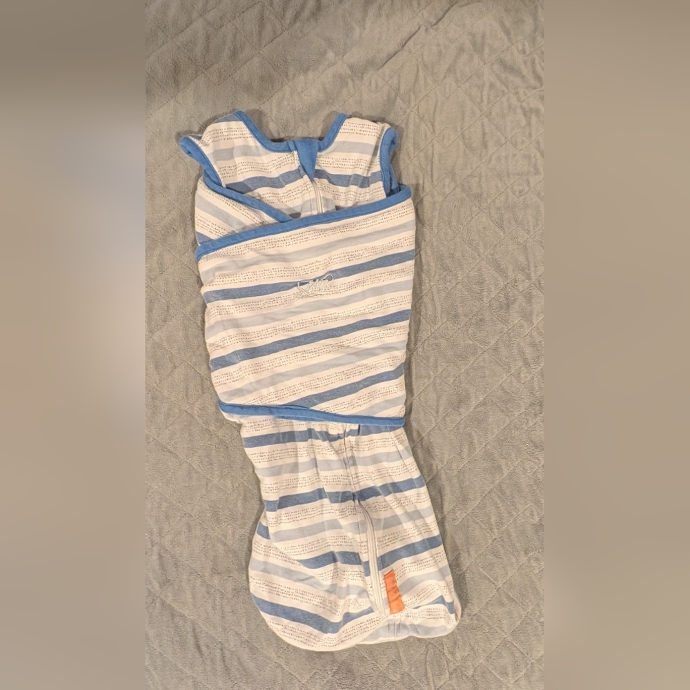SwaddleMe 6-9M Blue and White Baby Swaddle